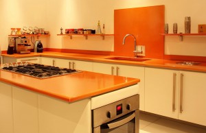 cuisine-plan de travail-couleur-pierre de lave-aménagement-qualité